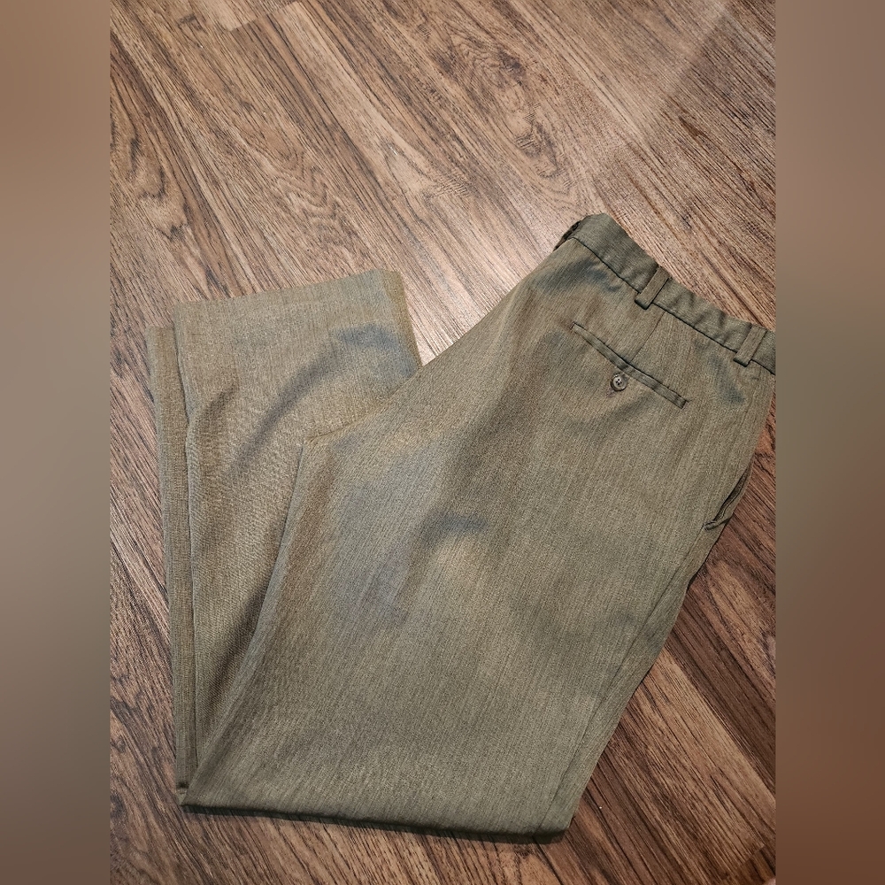 Haggar Men's Khaki Chinos